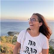 Studentessa universitaria offre ripetizioni e aiuto compiti